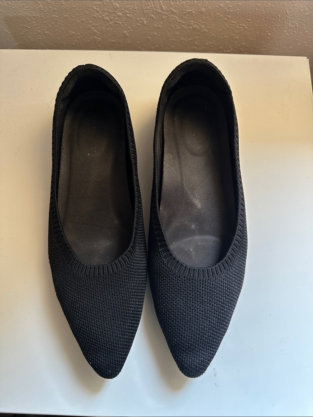 Pointed Knit Ballet Flats in Black